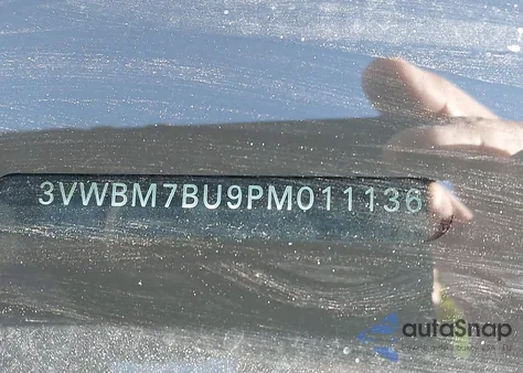 2023 Volkswagen Jetta 1.5T Sport z USA, uszkodzony, nr VIN 3VWBM7BU9PM011136